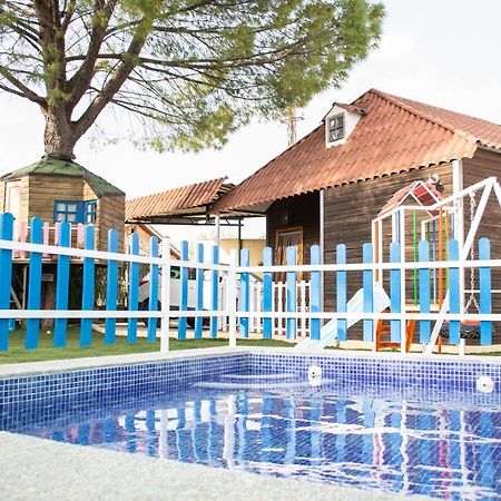 Bungalow Perotonar Ideal Para Familia Con Ninos لا بويبلا دي كازالا المظهر الخارجي الصورة